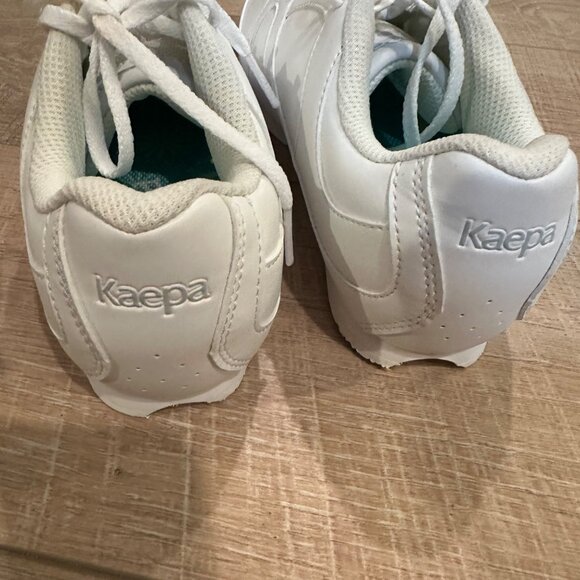 KAEPA WOMENS WHITE CHEER SHOES NWOB 5.5 - Picture 5 of 7